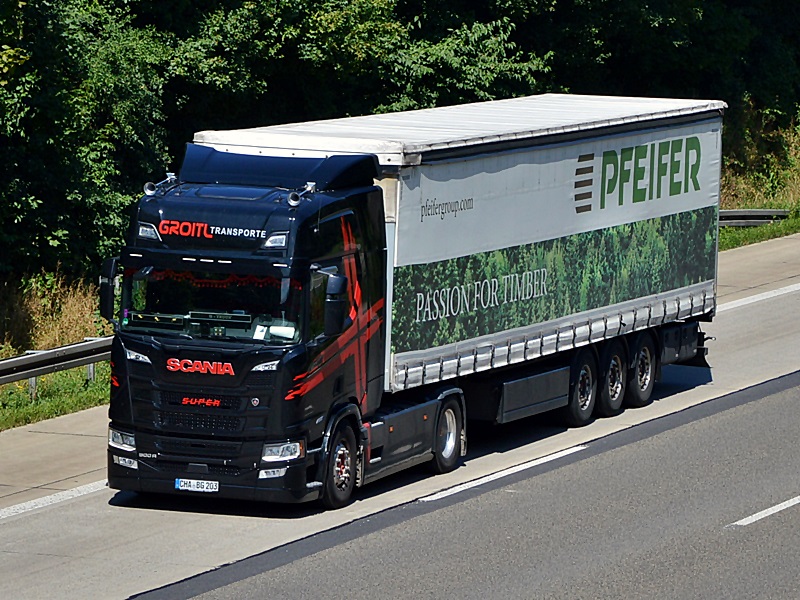 GROITL, CHA-BG 203 0055.jpg