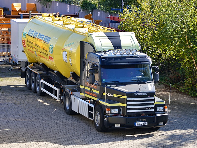 Scania 143M, Hauber, D-SV 220 0004.jpg