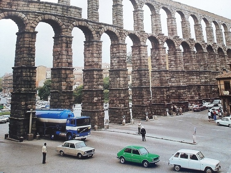 Volvo F blau-weiss.jpg