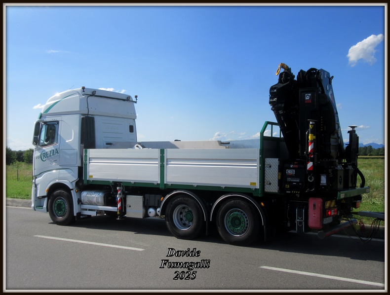 Iveco S-WAY 570 Crezza 003.jpg