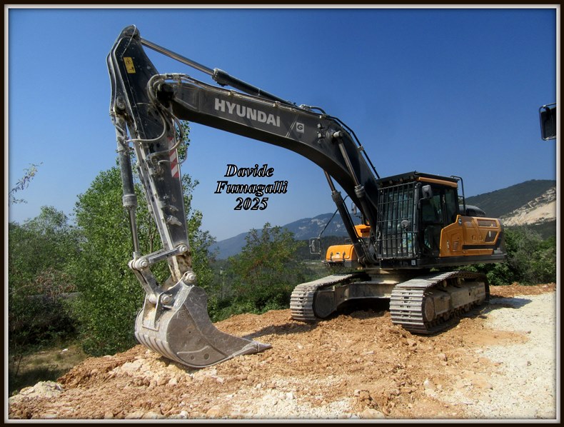 Hyundai HX300A (1).jpg