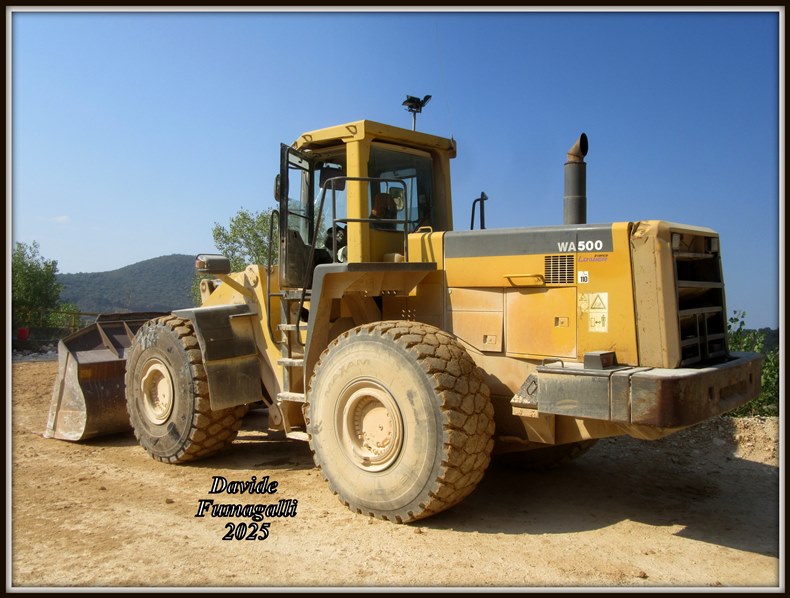 Komatsu WA500 (8).jpg