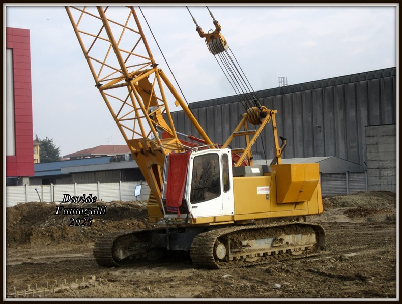 Liebherr HS8XX 001.jpg