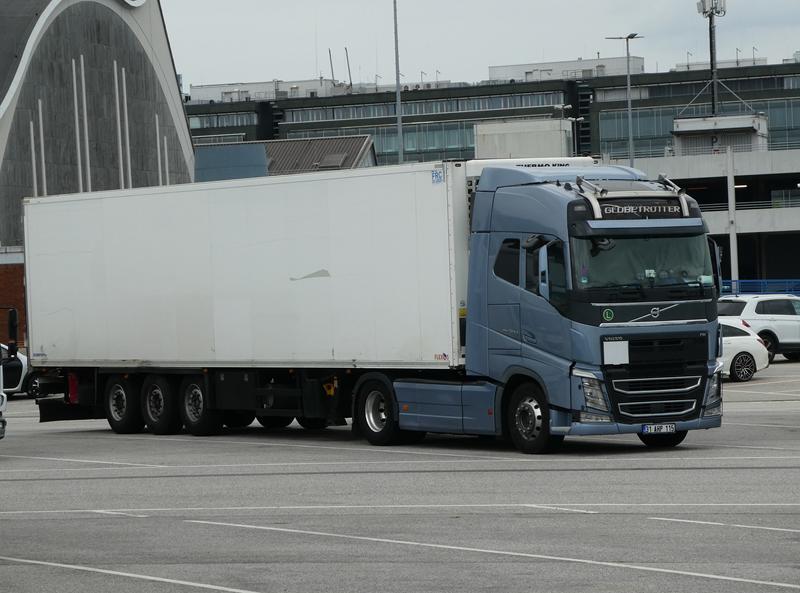 Volvo FH 500 E6 SZM Blaumetalic Türkei 10 (Copy).jpg