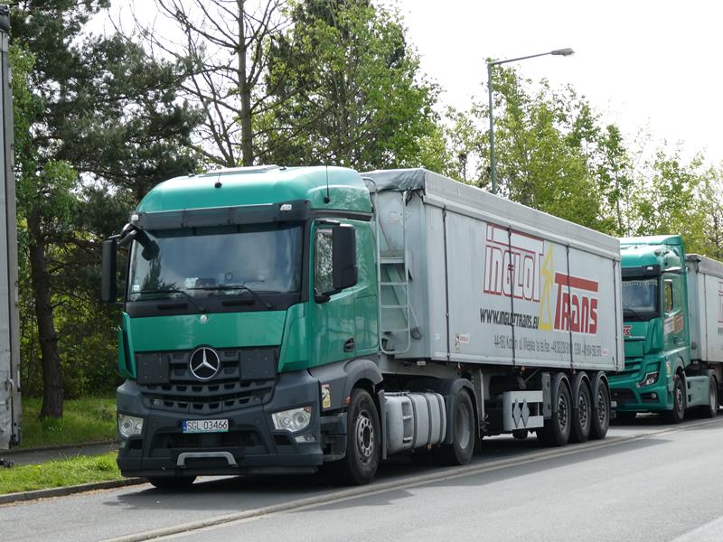 MB Arocs 1845 Inglot Trans 2 (Copy).jpg