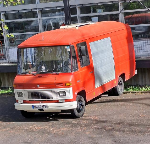 MB 407D Ex Feuerwehr 10 (Copy).jpg