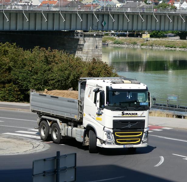 Volvo FH 500 E6 Simader 1 (Copy).jpg