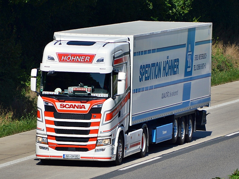 H&Ouml;HNER, AK-OH 80 0158.jpg