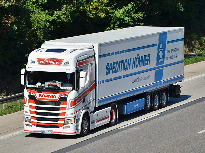 H&Ouml;HNER, AK-OH 80 0159.jpg