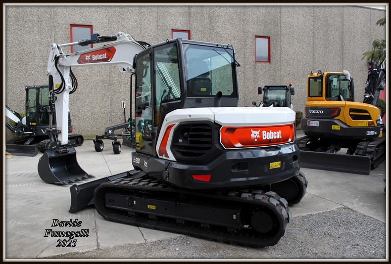 Bobcat E88 (1).jpg