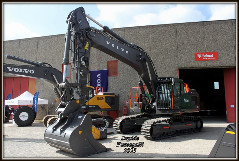 Volvo EC400 Cobet (1).jpg