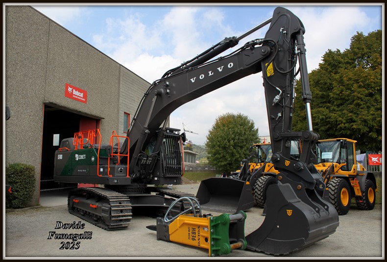 Volvo EC400 Cobet (4).jpg