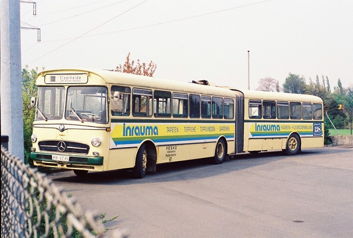 PESAG_Mercedes Gelenkbus.jpg