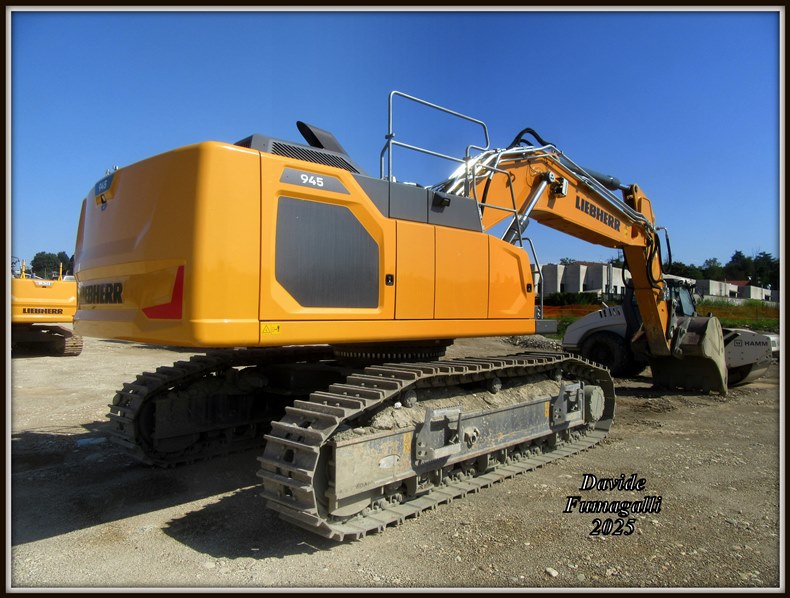 Liebherr 945 Ronzoni (4).jpg