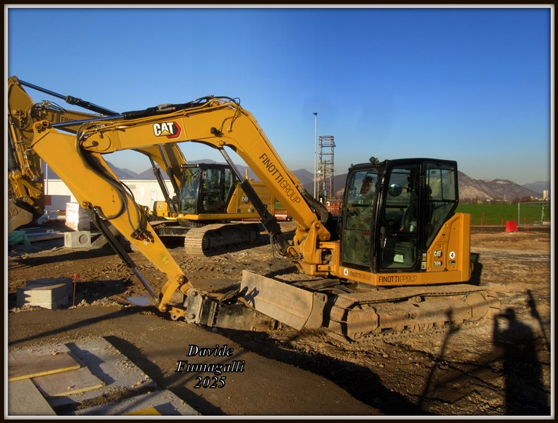 Caterpillar 309 Finotti Group 001.jpg
