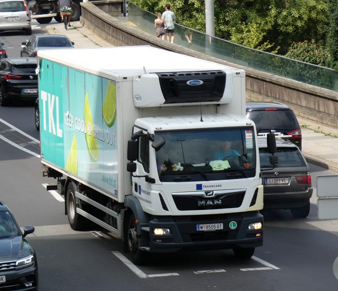 MAN TGM 18.250 Transcare 2 (Copy).jpg