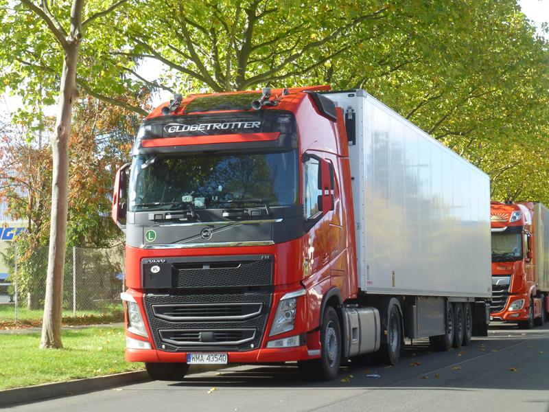 Volvo FH 460 E6 SZM Rot 10 (Copy).jpg
