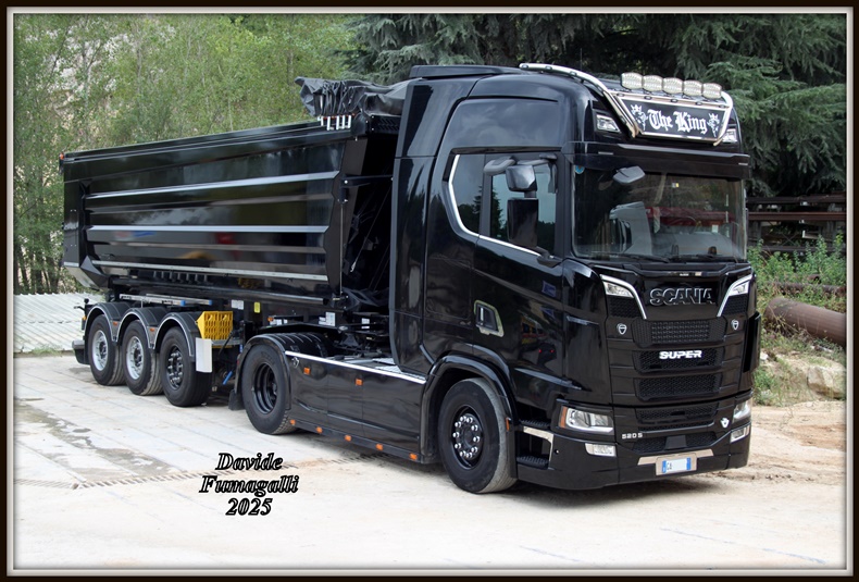 Scania 520S.jpg
