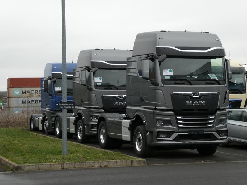 New MAN TGX 18.520 SZM Graumetalic 10 (Copy).jpg