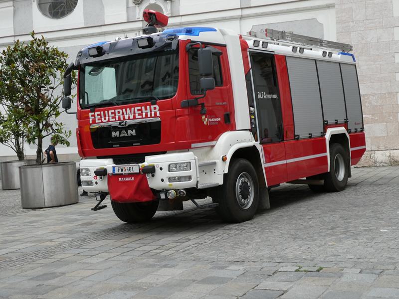 MAN TGM 18.340 RLFA 2000 Tunnel FW Verband 1 (Copy).jpg