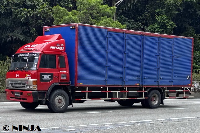 Hino_FF_4x2_V_MY_02.jpg