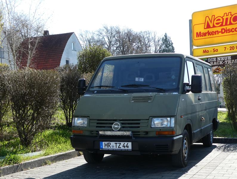 Opel Arena Oliv 1 (Copy).jpg