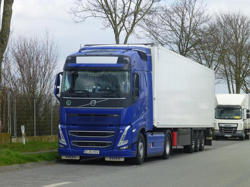 New Volvo FH 460 SZM Blau Rum&auml;nien 2 (Copy).jpg