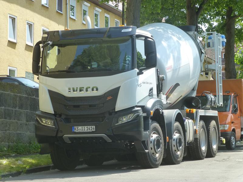Iveco X-Way 400 Betonmischer 2 (Copy).jpg