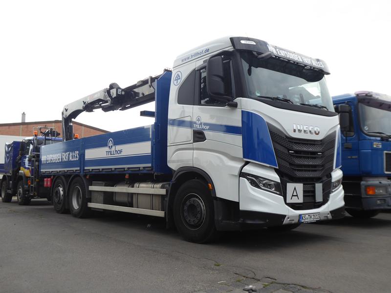 Iveco X-Way 480 Kran Trillhof 1 (Copy).jpg
