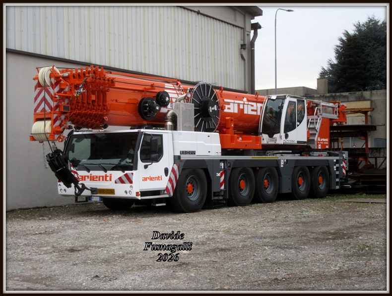 Liebherr LTM1XXX Arienti.jpg