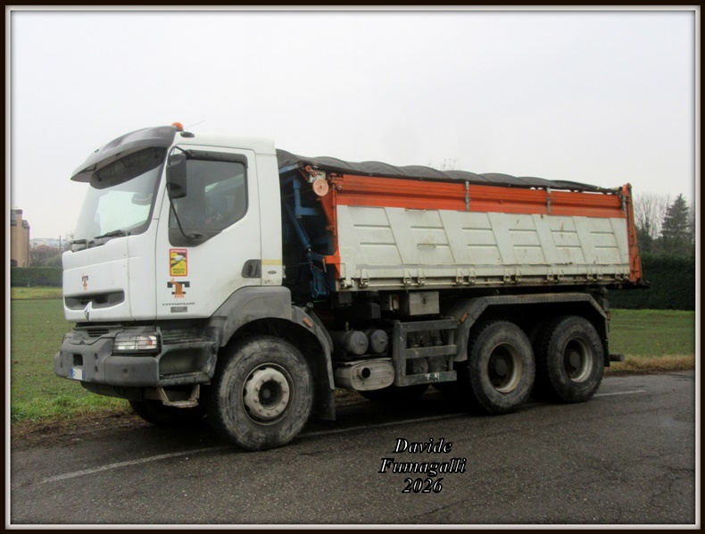 Renault Kerax 420.33 Tuttostrade 001.jpg