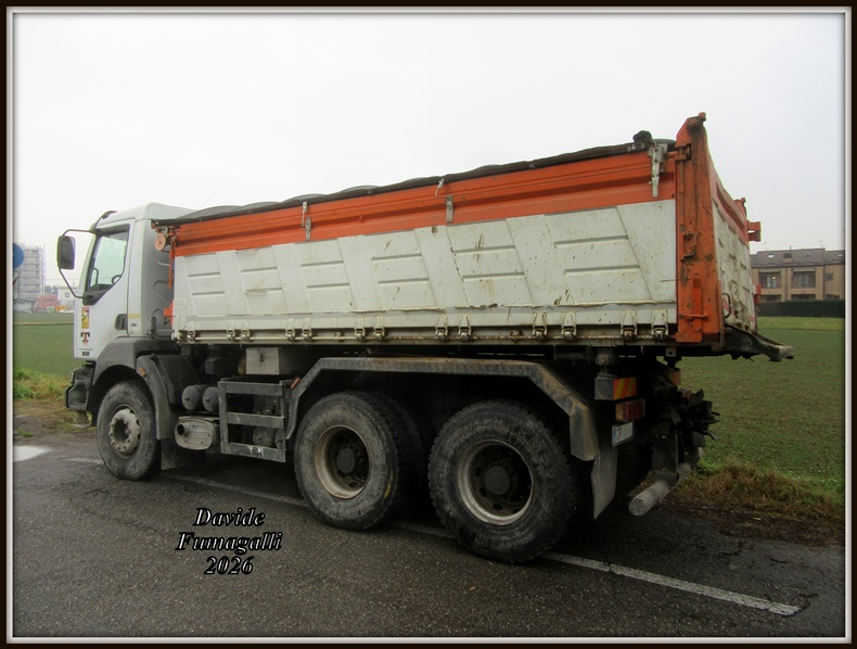 Renault Kerax 420.33 Tuttostrade 002.jpg