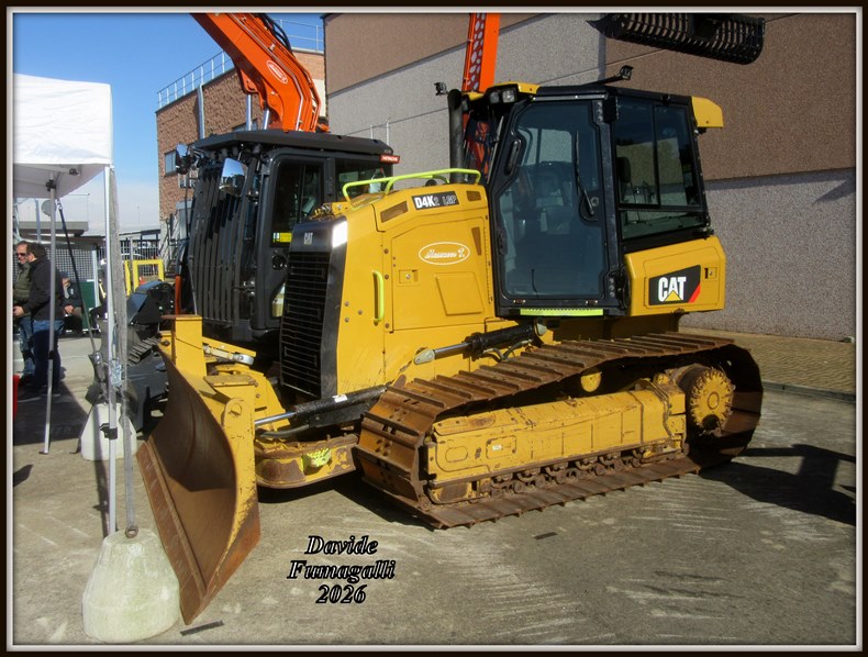 Caterpillar D4K2 Massucco 001.jpg