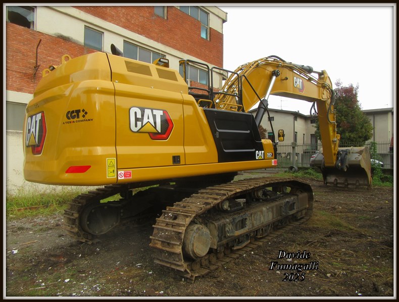 Caterpillar 352 Nespoli (7).jpg