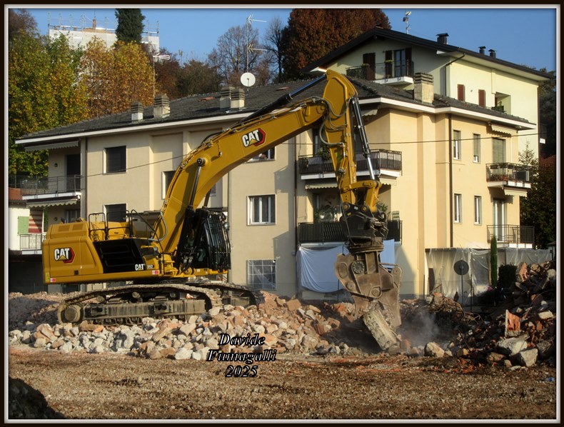 Caterpillar 352 Nespoli (9).jpg