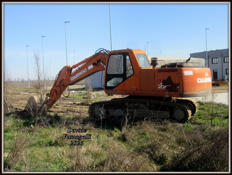 Daewoo 220NV 006.jpg