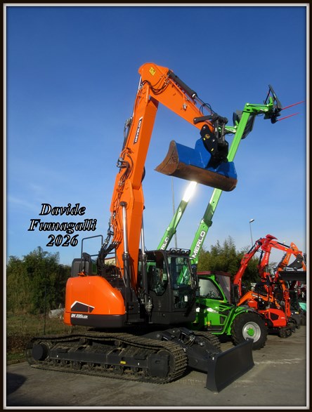 Develon DX235LCR 002.jpg