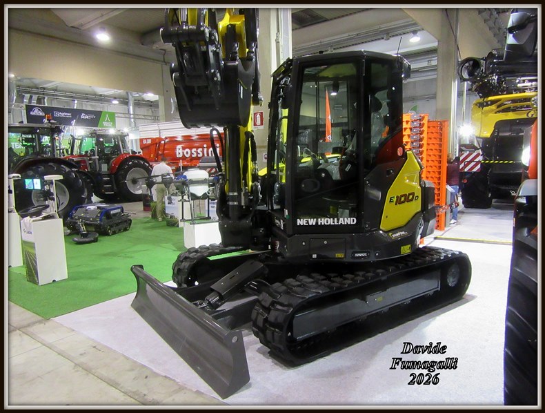 New Holland E100D 002.jpg