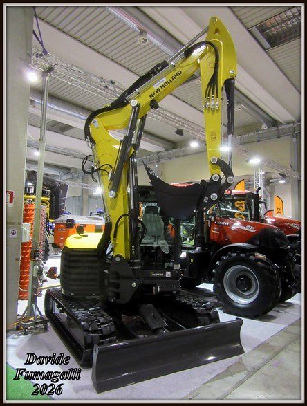 New Holland E100D 003.jpg