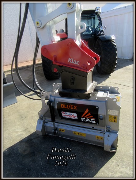 Takeuchi TB395 003.jpg