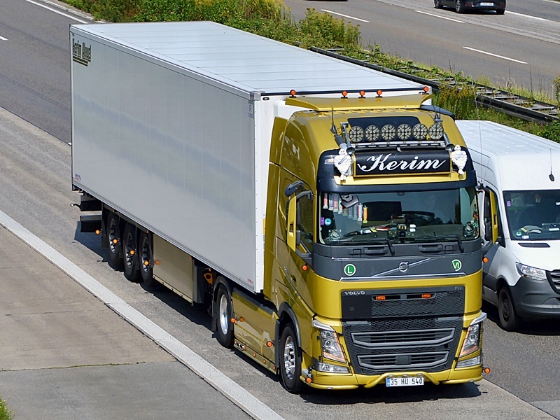 Volvo, Kerim, 35 HU 540, TR 0039.jpg