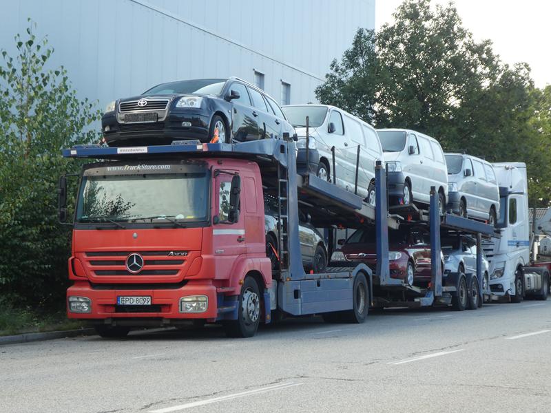 MB Axor 1818 Autotransporter 1 (Copy).jpg