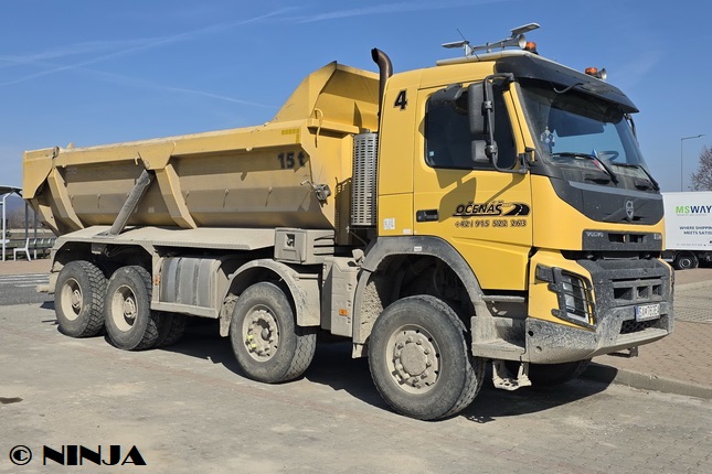 Volvo_FMX460_8x6_S1_ROCLine_01.jpg