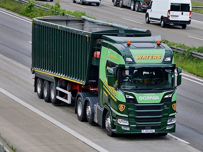 Waters, Matlock, FJ20 ZGG, GB 0138.jpg