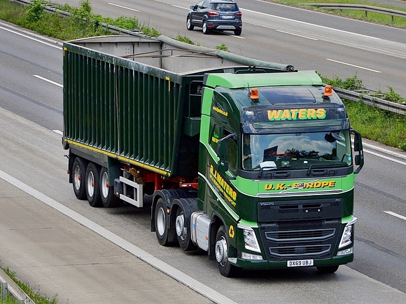 Waters, Matlock, DX69 UBJ, GB 0139.jpg