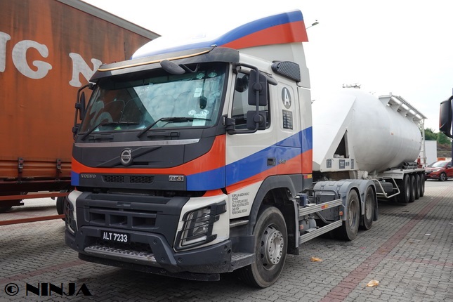 Volvo_FMX440_6x4_NT_MY_01.jpg