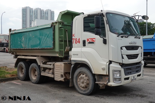 Isuzu_CYZ_6x4_S1_SGP_12.jpg