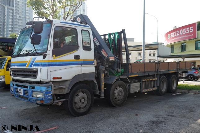 Isuzu_CYH_8x4_V_HR_Hiab_SGP_03.jpg