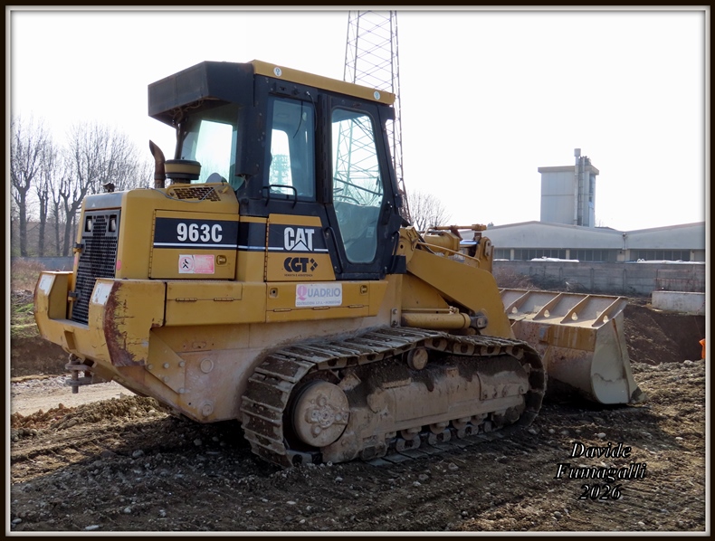 Caterpillar 963C Quadrio 002.jpg