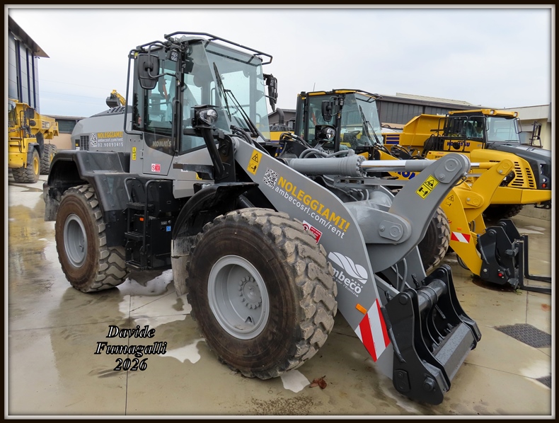 Komatsu WA320 Ambeco 002.jpg